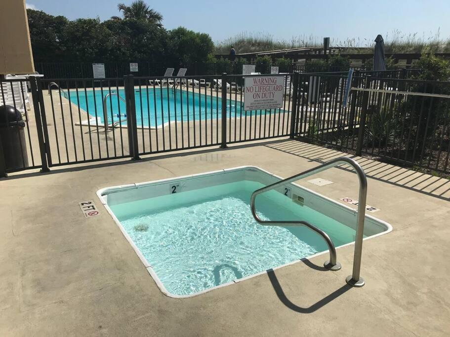 Appartamento Oceanfront * Pool * Elevator * Boardwalk Carolina Beach Esterno foto