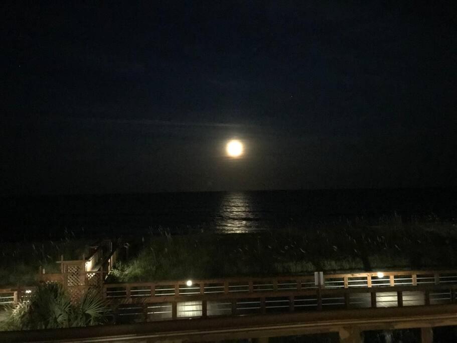 Appartamento Oceanfront * Pool * Elevator * Boardwalk Carolina Beach Esterno foto